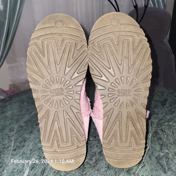 UGG lace up heirloom boots - Picture 8 of 13